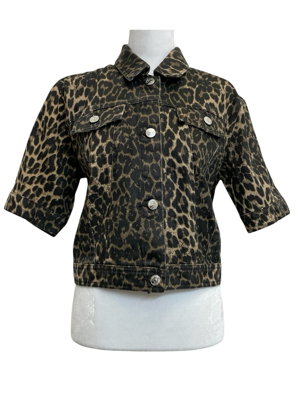 Steve Madden Leopard Print Short Sleeve Cropped Denim Jacket